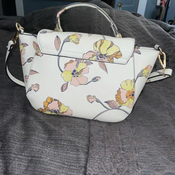 Spring Purse - Picture 2 of 5